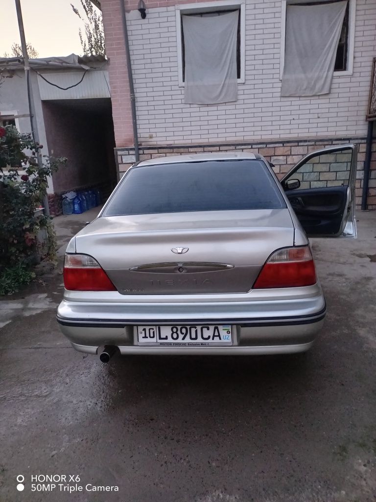 2004 yil 235 min yurgan halol moshina xolati  tiniq minishga tayor