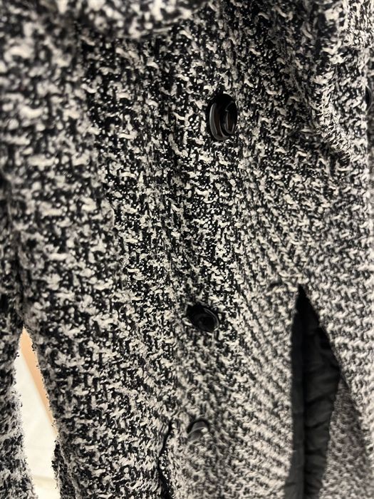 Palton argintiu captusit toamna iarna in stare buna