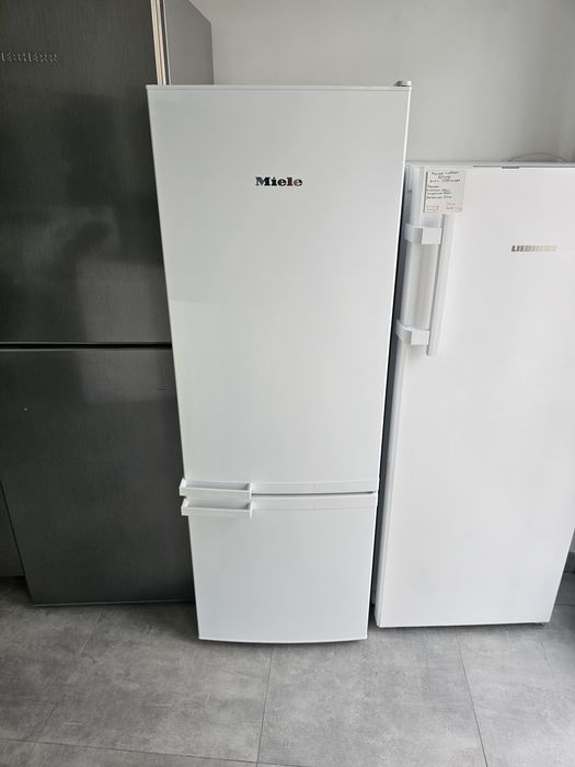 Хладилник Miele с фризер с 2 чекмеджета