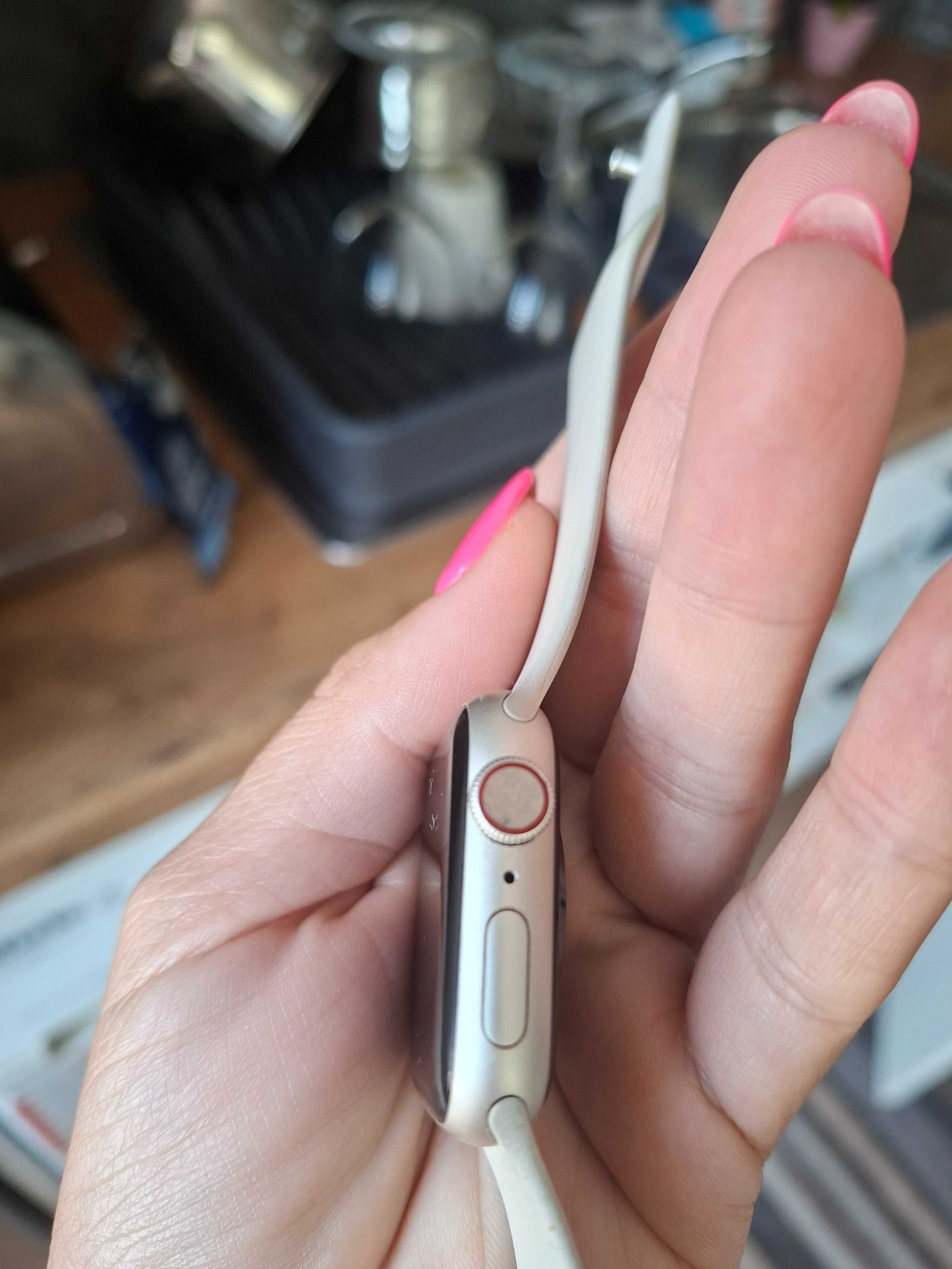 Часовник Apple Watch Series 7 (GPS + Cellular).
