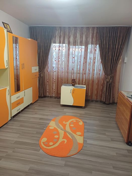 Inchiriez Apartament 2 camere decomandat