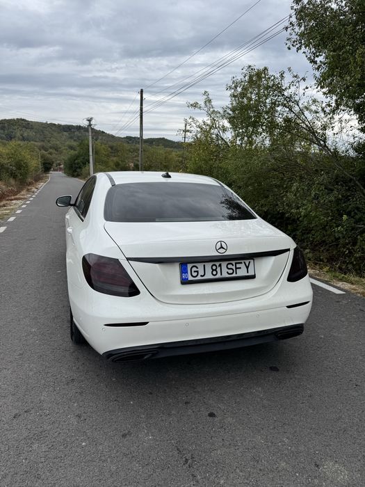 Mercedes-Benz E220 W213