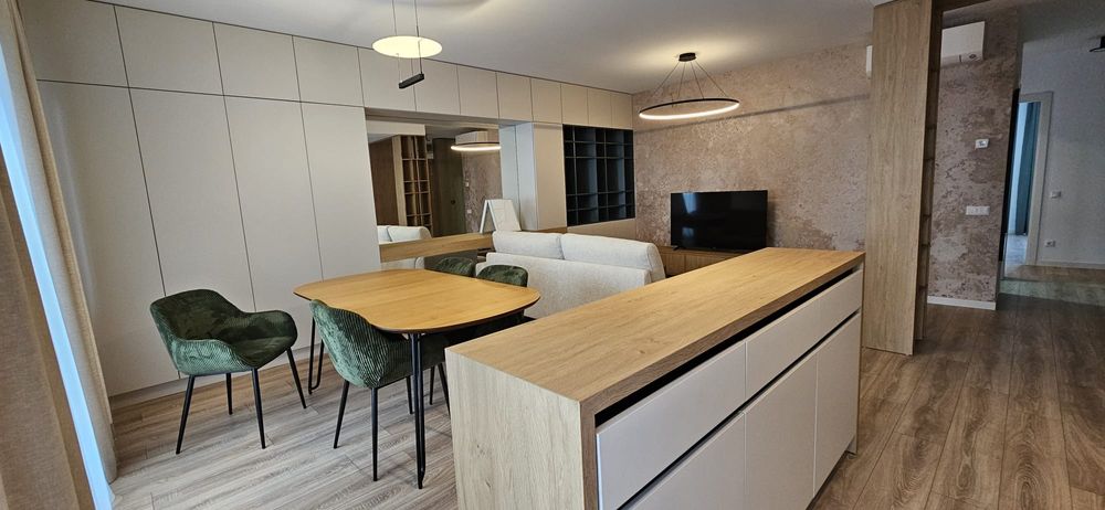 Inchiriere apartament de 3 camere