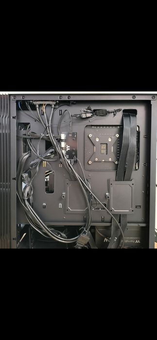 2K 100+fps Мощен геймърски компютър Нов* Гаранция