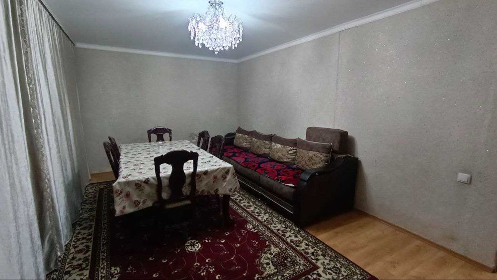 Уютный 4-комнатный дом рядом с магазинами, школой и садиком