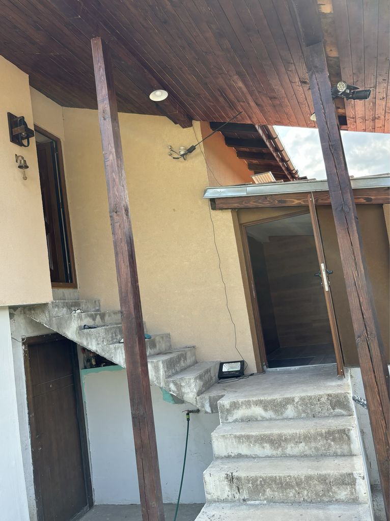 Продава се Къща в с. Голема Раковица, Област София-област - 270 кв.м за 875 €/кв.м - Снимка #2