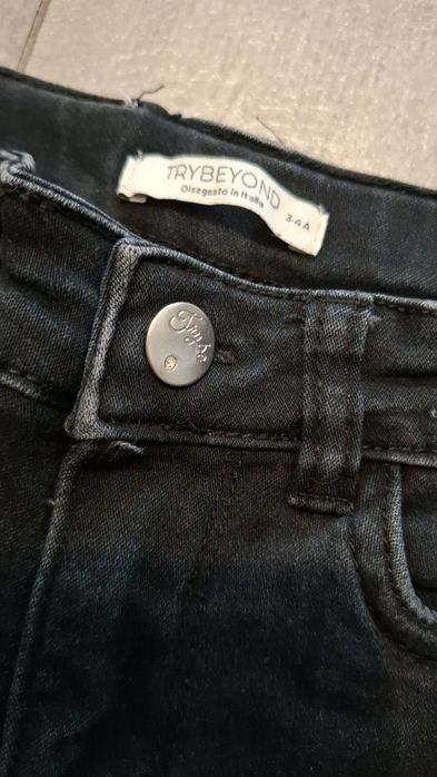 Детски дънки за момиче