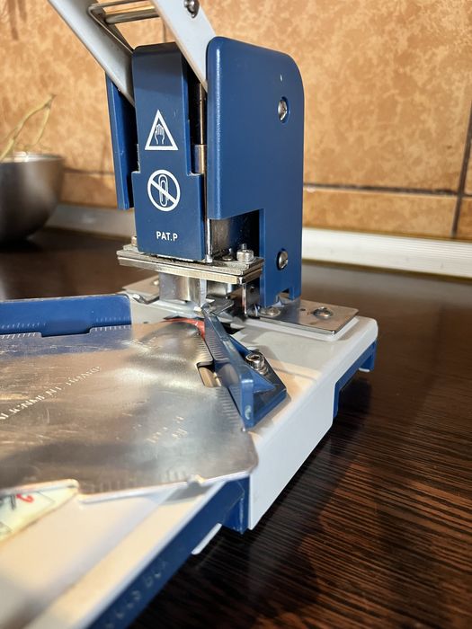 Aparat de rotunjit colturi