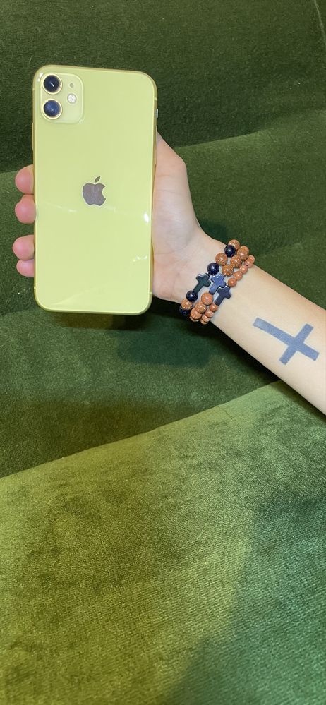 Iphone 11 64 gb gold yellow перфектен