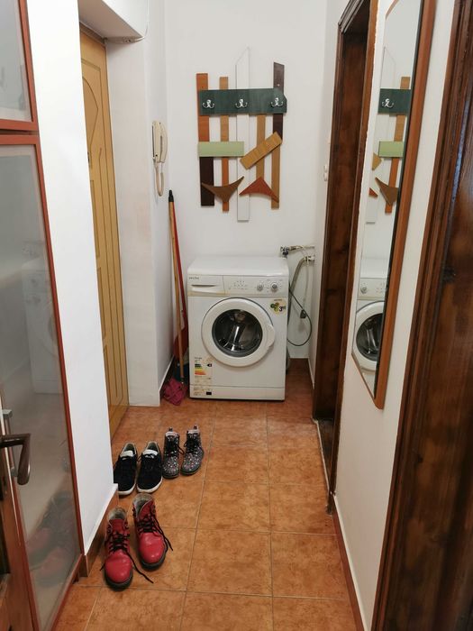 Închiriez garsoniera