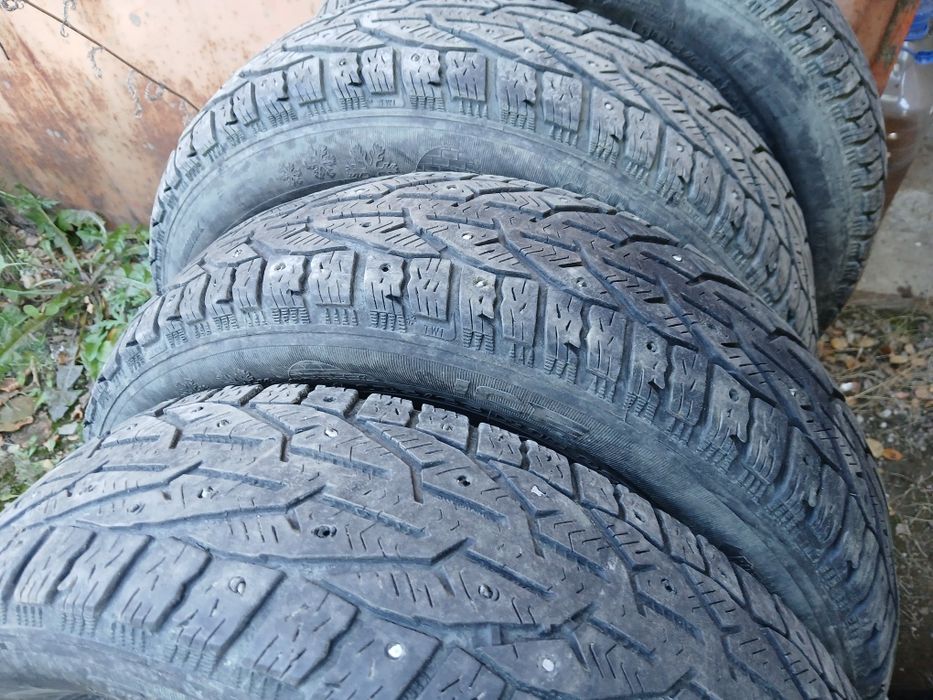Продам зимние шины 185/65 R15