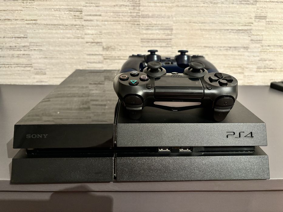 Пс 4 в отличном состоянии, прошитая