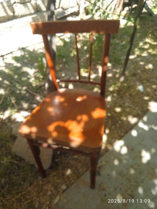 Стулья деревянные