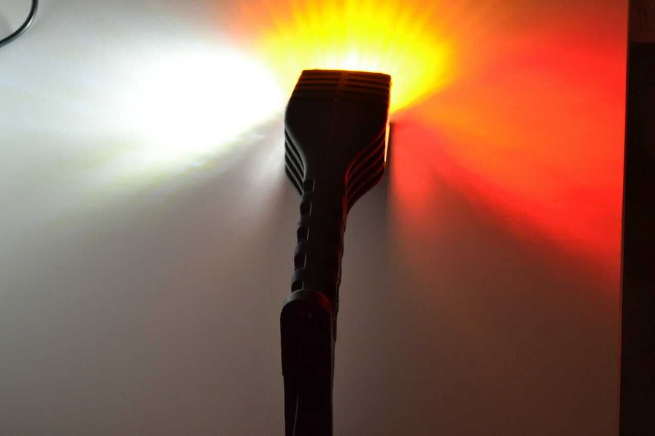 1 бр. ЛЕД LED рогчета косо с три светлини е- марк , 10-30V LR0178