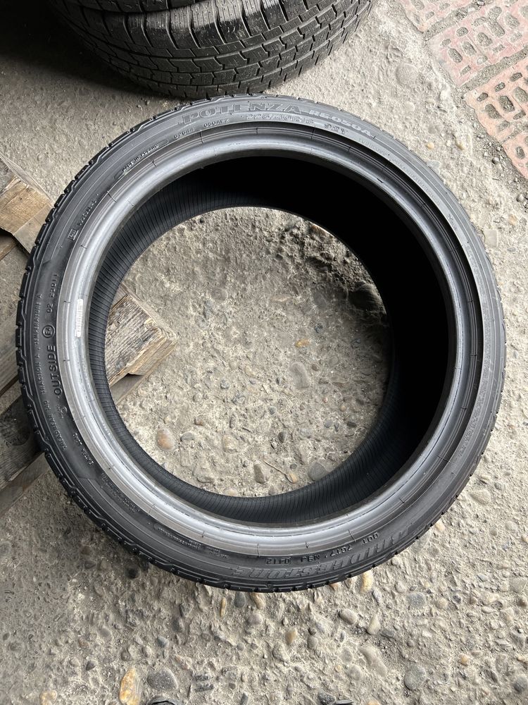 2 anvelope de vara 225/40/18 Bridgestone!