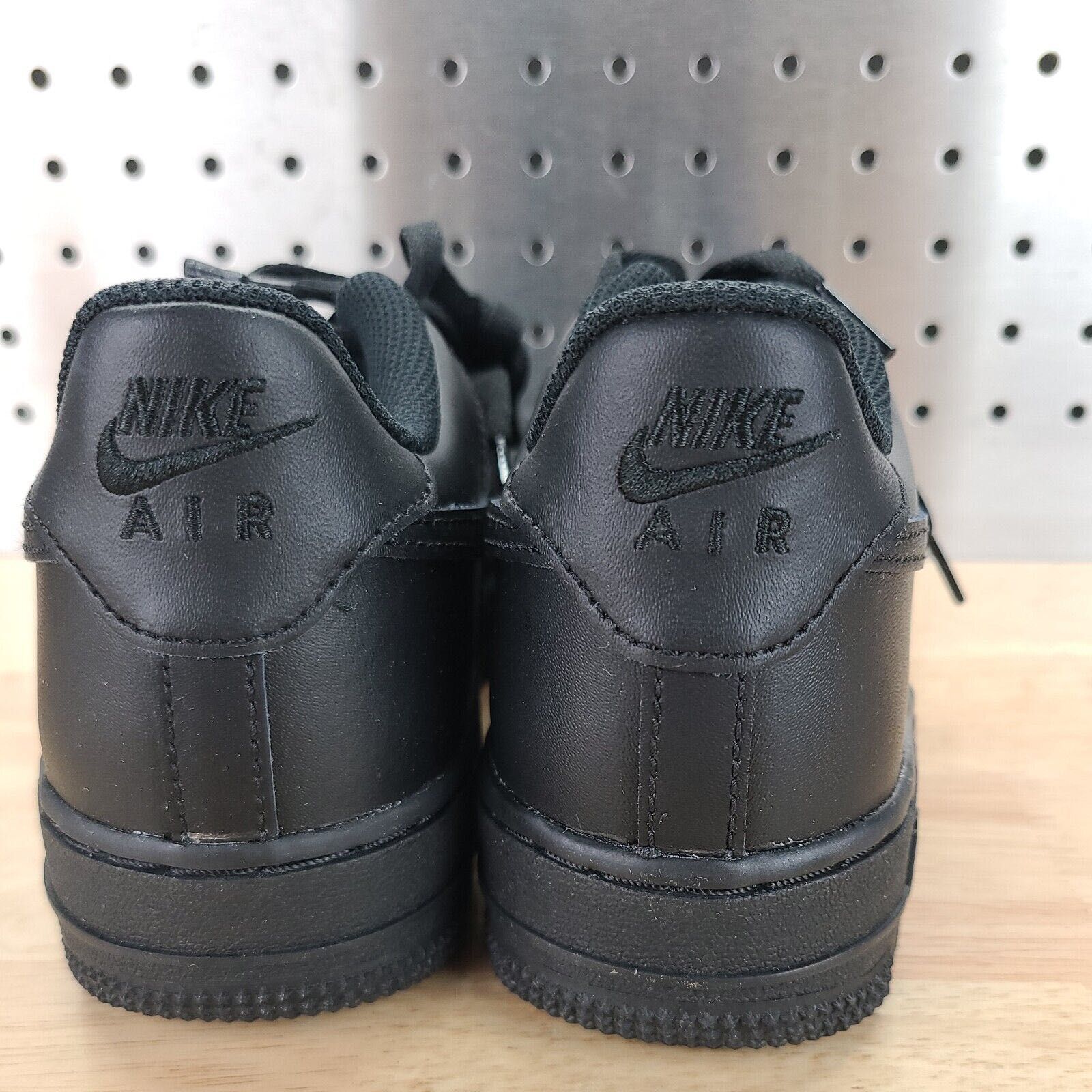 Nike Air Force 1 LOW '07 Mens Triple Black Sneakers Adidasi