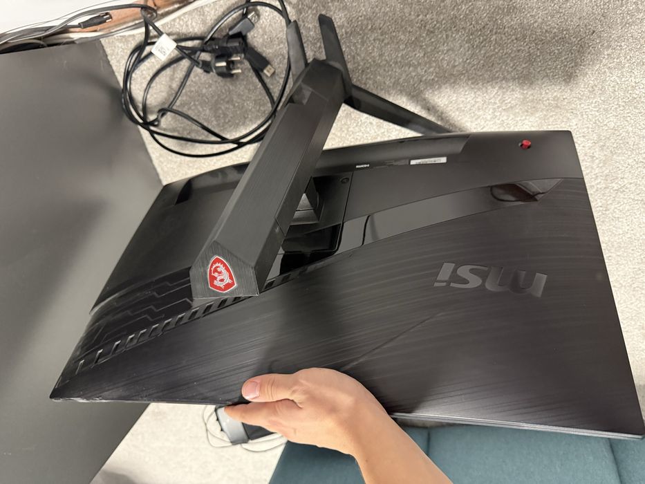 Monitor MSI Mag271CQR 144hz/27’’/2K/1ms/curbat/ajustabil/capac RGB