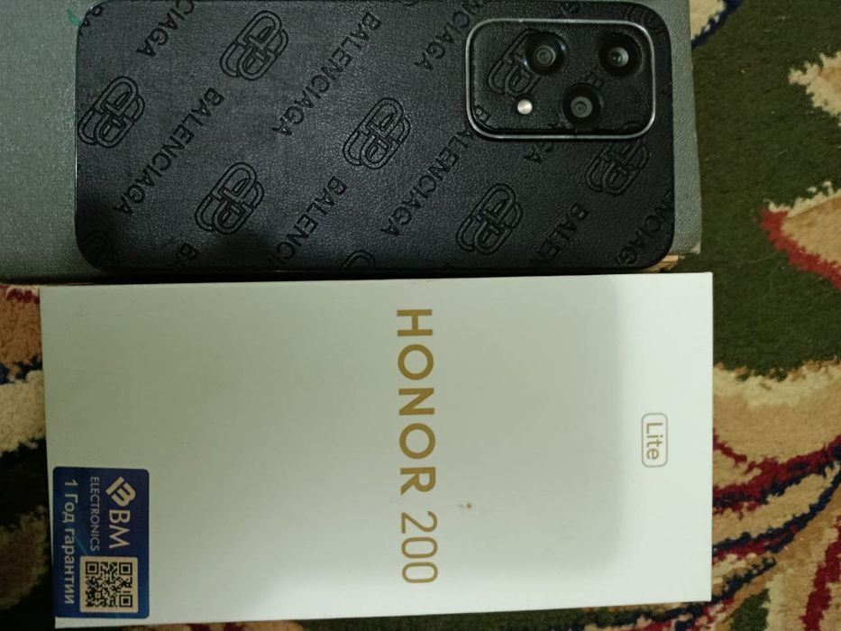 Honor 200 lite 8/256 sotiladi uzimiki yaxshi ishlatilgan karobka bor