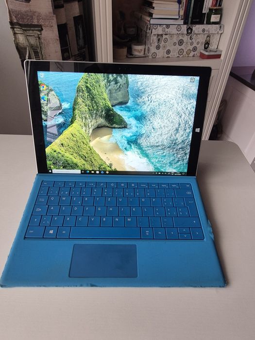 Laptop tableta Microsoft surface pro Windows 10