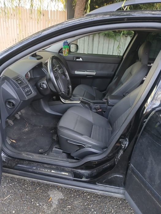 Vând volvo v50!!
