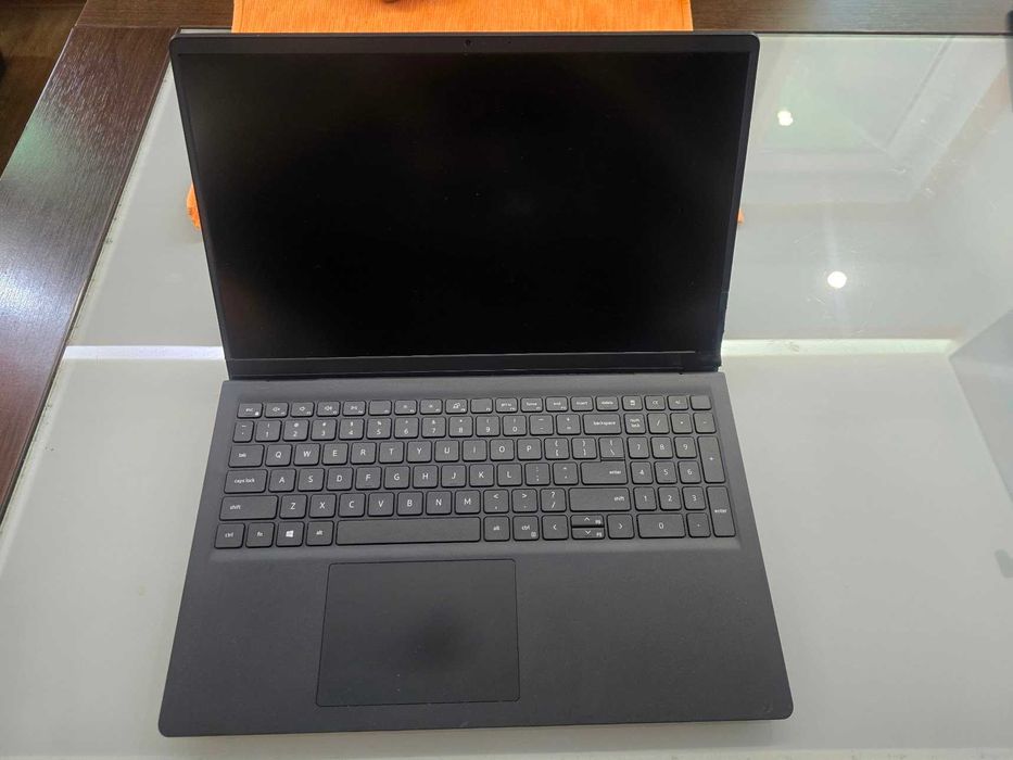 Лаптоп DELL 3511 / i3-1115G4 / 240Gb NVME + 500 HDD/ 16Gb DDR4
