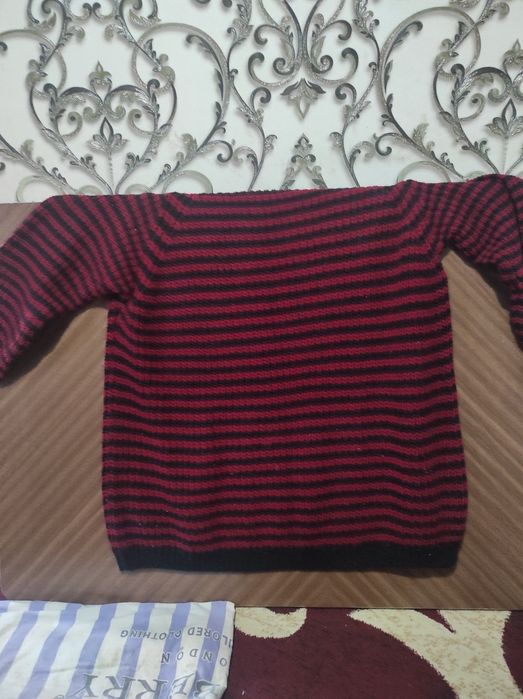 Два теплых свитера