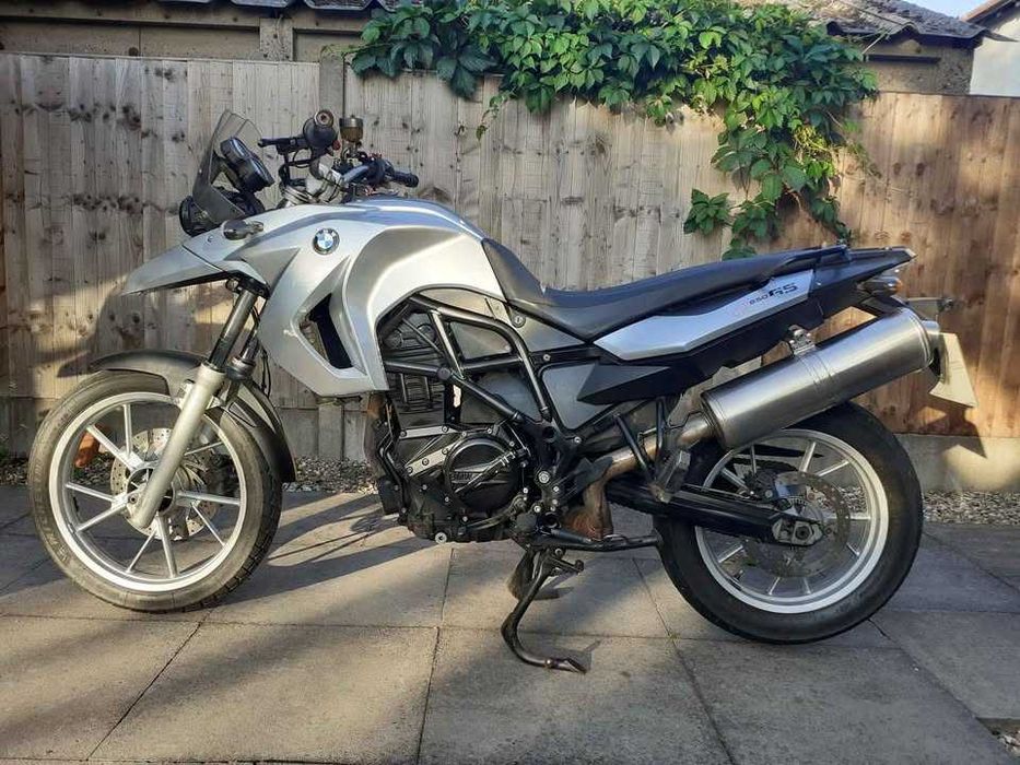 BMW F650 GS nerulata in tara