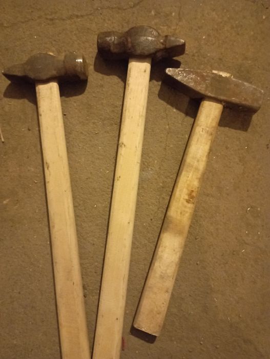 Продам молотки .