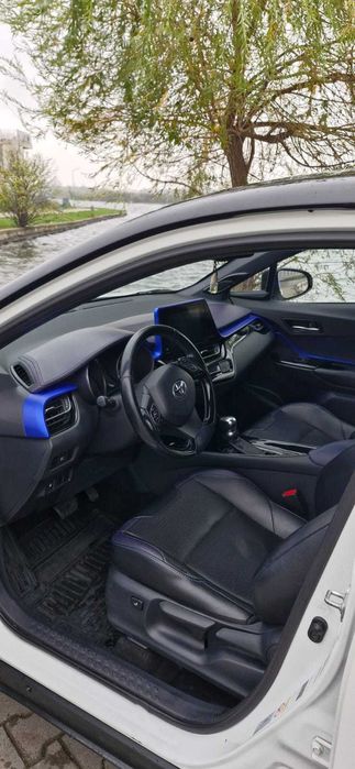 Toyota C-HR Hybrid 1.8 benzina
