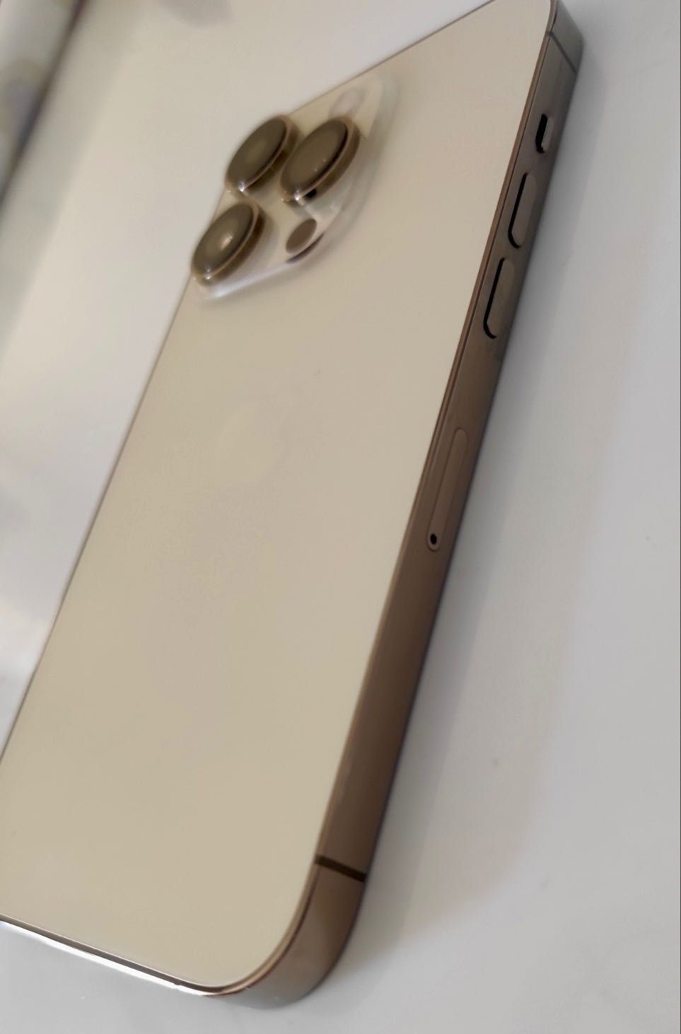 Изключително Запазен iPhone 14 Pro 256GB