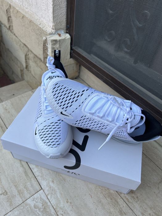 Nike Air270 noi de culoare alba pret in