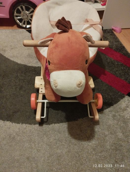 Vind in conditi bune balansoar căluț și fotoliu bebeluș