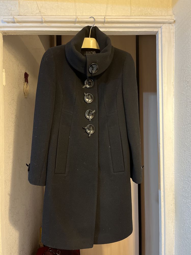 Пальто чёрное, новое. Размер 42-44.