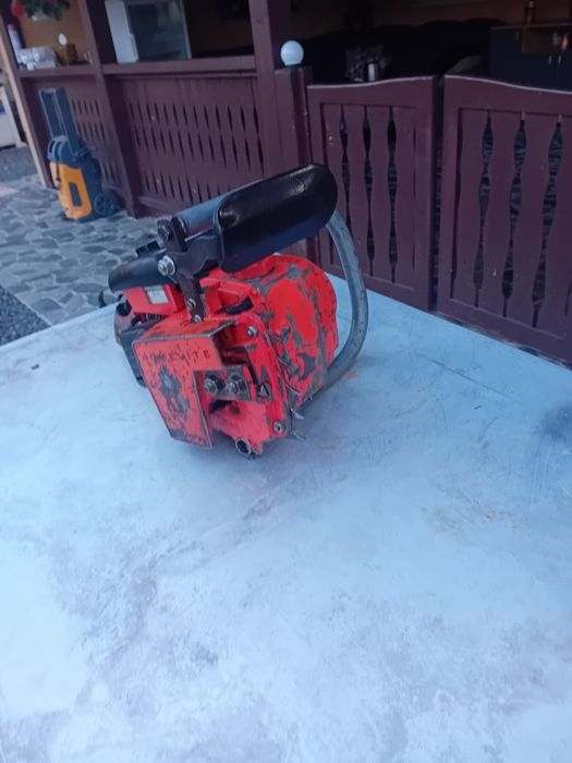 Vând drujba Homelite