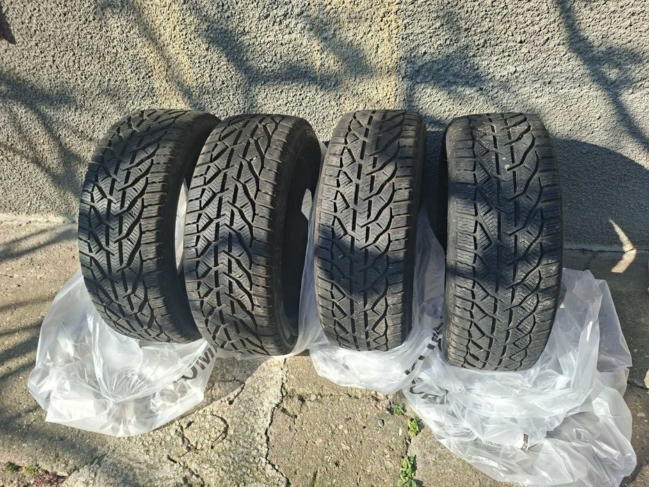 Vand set 4 cauciucuri de iarna