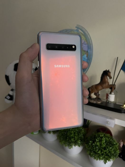 Samsung S10 256GB 5G ОЗУ 16 / 8