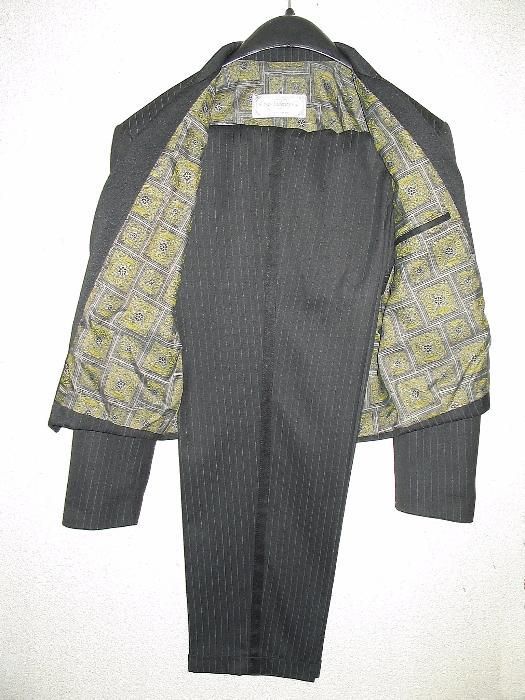 Costum Englezesc, practic e NOU, folosit doar de 2-3 ori.