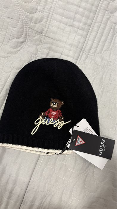 Детска шапка Guess