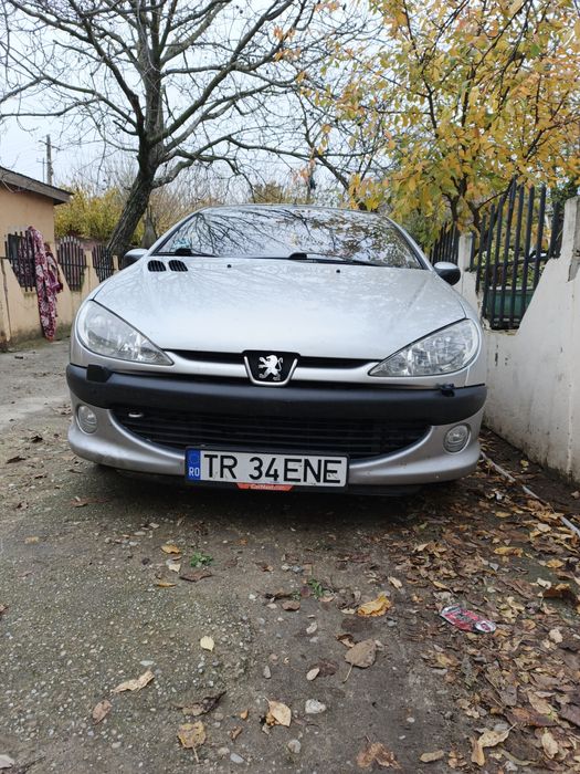 Vând Peugeot 206cc