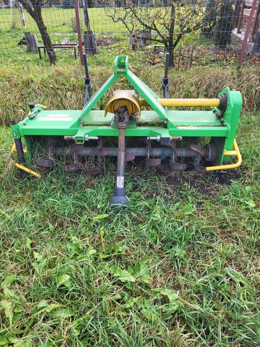 De vânzare freză de pământ!