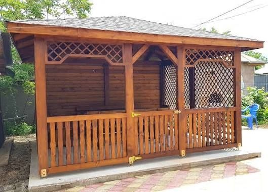 Executam pergole su foișoare din lemn