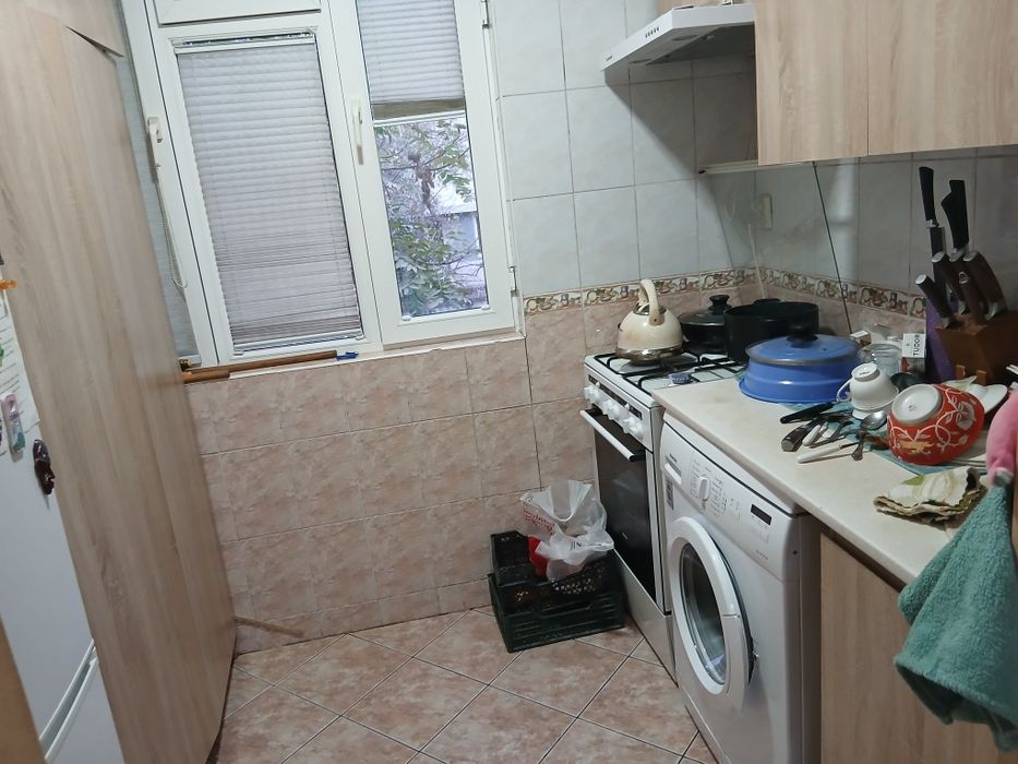 Yakkasaroy tumani Sarabo‘ston ko‘chasi 3b-uyda joylashgan 3 xonali kv.