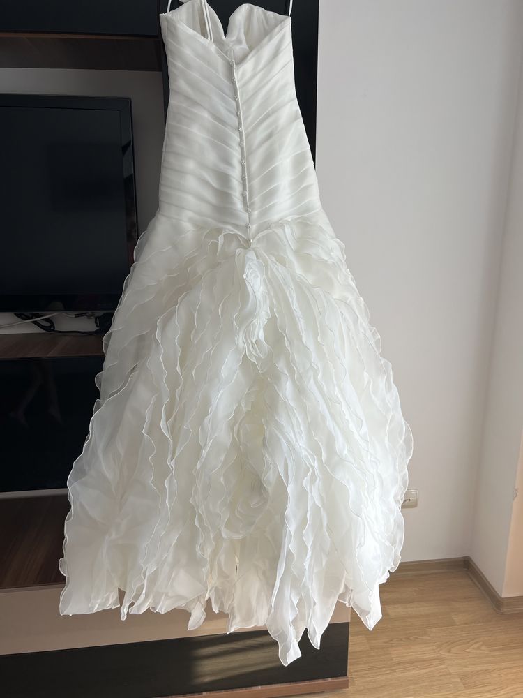 Rochie de mireasa Allure Bridal 8921