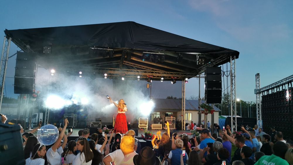 PRETURI MICI. Scena evenimente de inchiriat