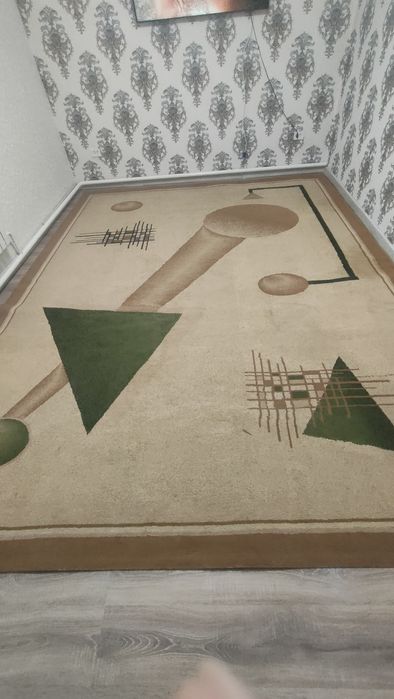 Продам ковер срочна