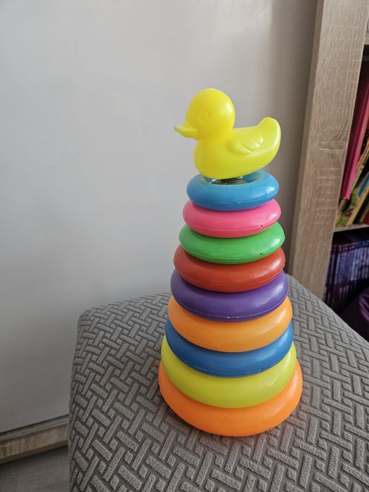 Пълен кашон с играчки