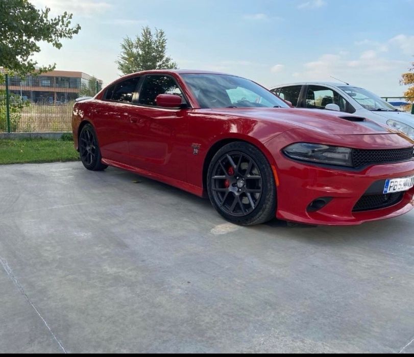 Кола Dodge Charger 6.4  СПЕШНО