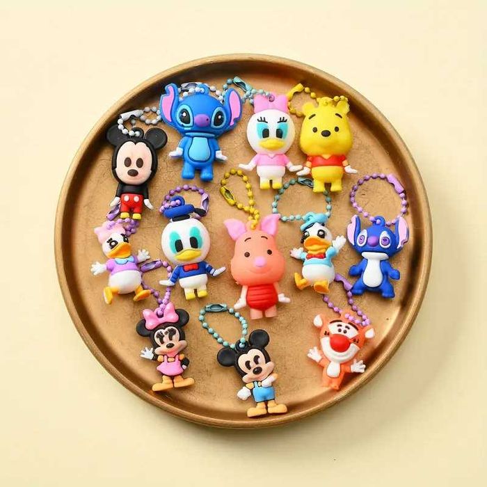 Коледен календар с 24 фигурки Дисни Мики Маус Стич изненади подаръци