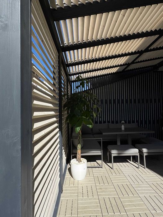 Terasă lemn stratificat - cu sistem de umbrire - glisiere