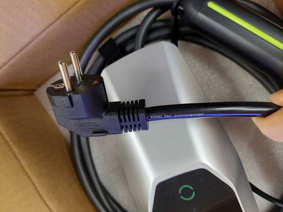 Зарядна станция за Електрически автомобил Type 2 -Шуко домашен контакт